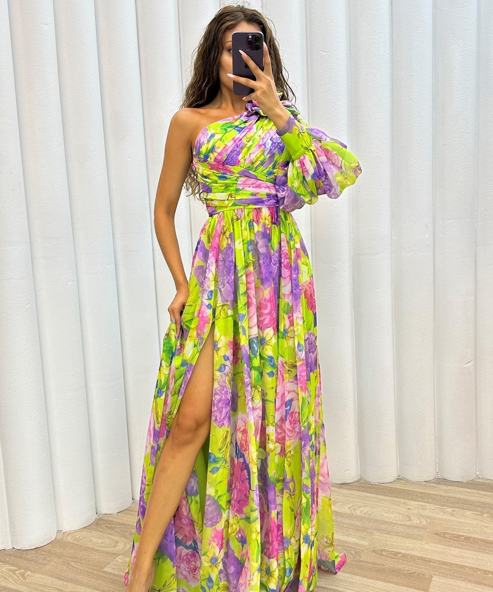 Elegant Flowy Shoulder Dress for Summer Events