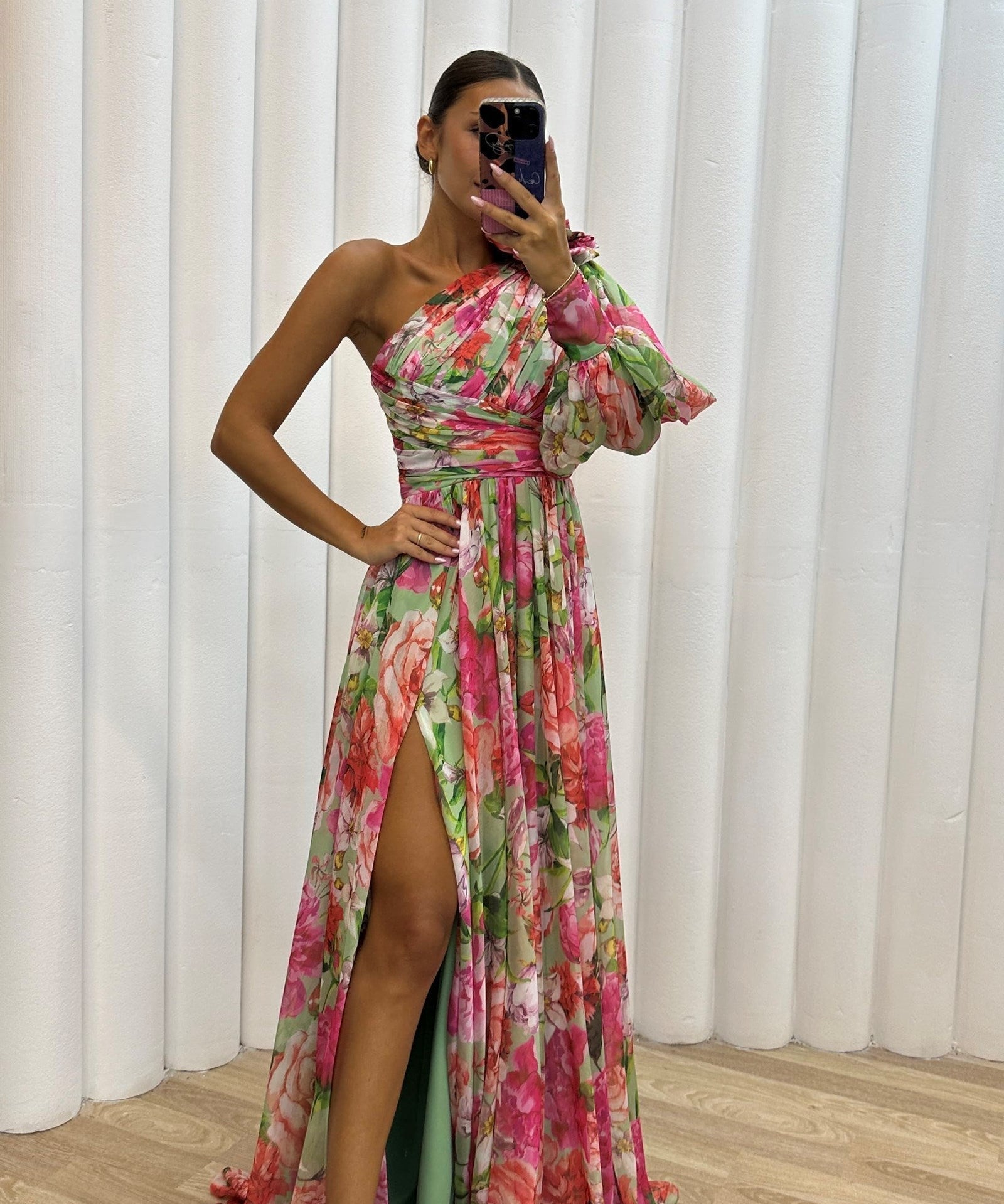 Elegant Flowy Shoulder Dress for Summer Events